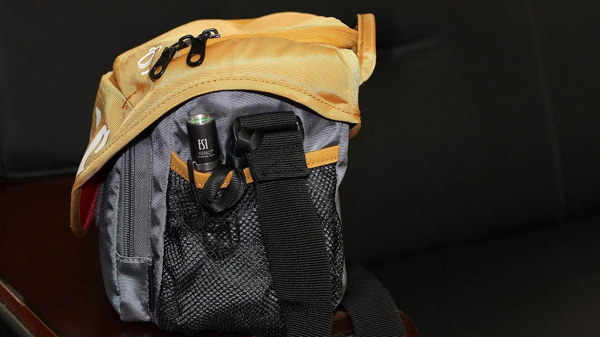 Linterna militar impermeable ES1 con batería AA blanco