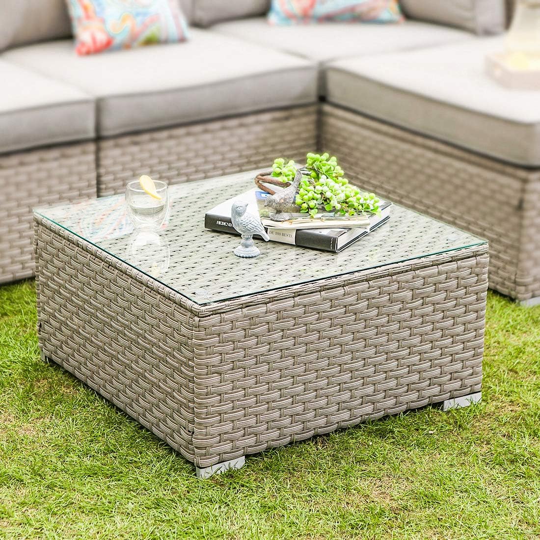 Mesa centro mimbre gris cálido con tapa vidrio para sofá