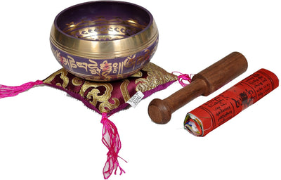Cuenco tibetano tradicional con bandera budista purpura