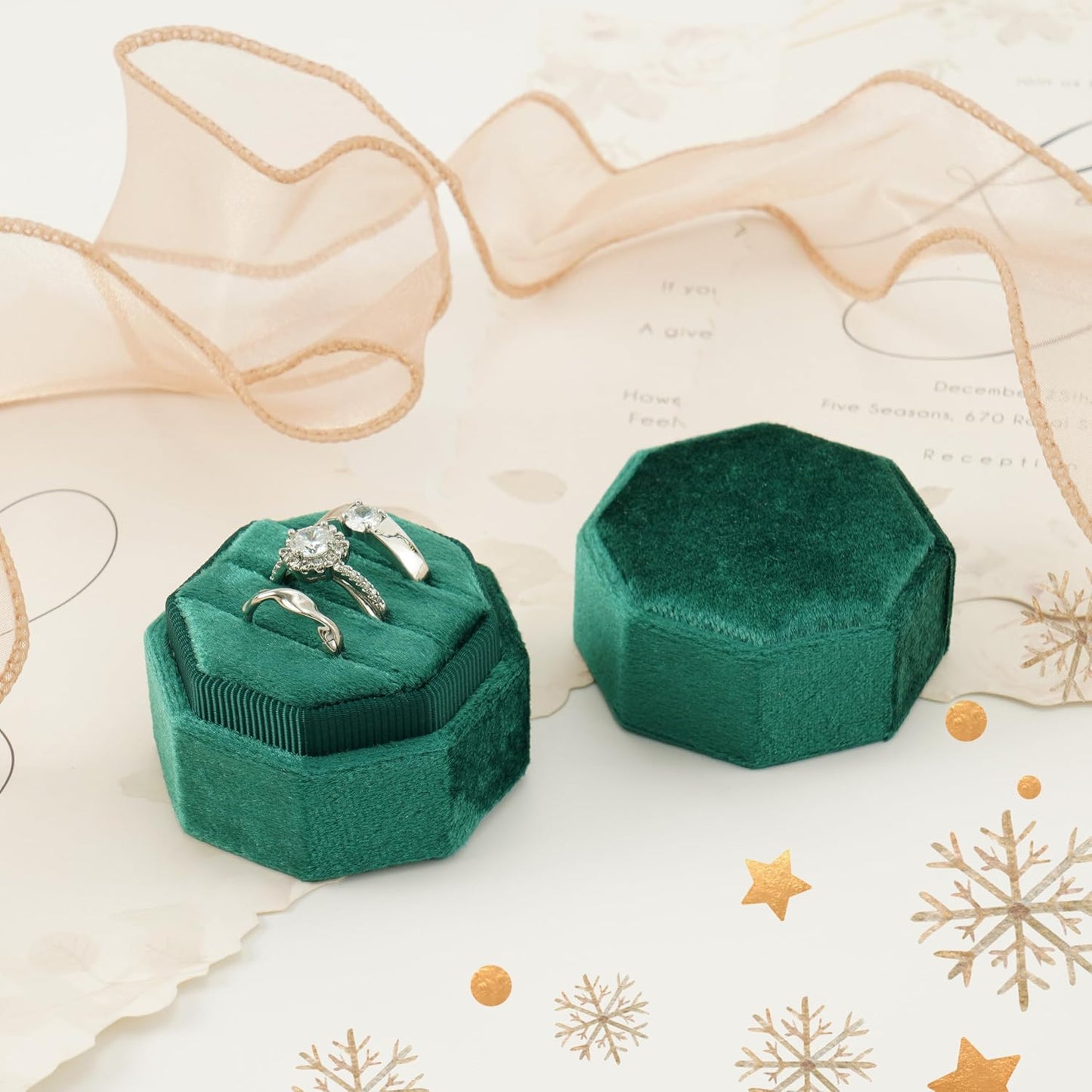 Caja terciopelo organiz. anillos compromiso esmeralda