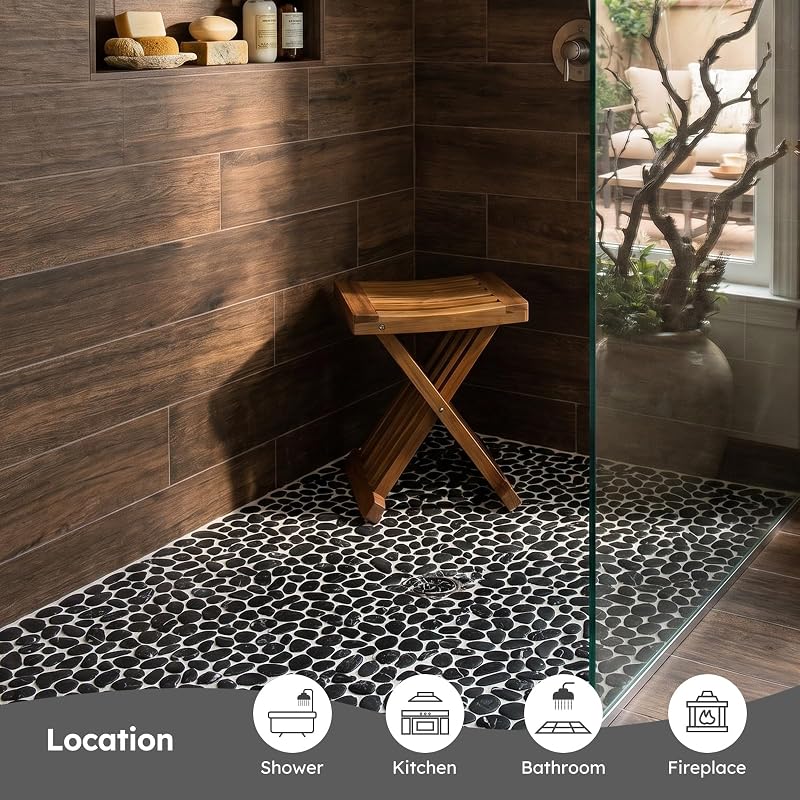 Azulejo guijarros ducha con vetas mármol negro