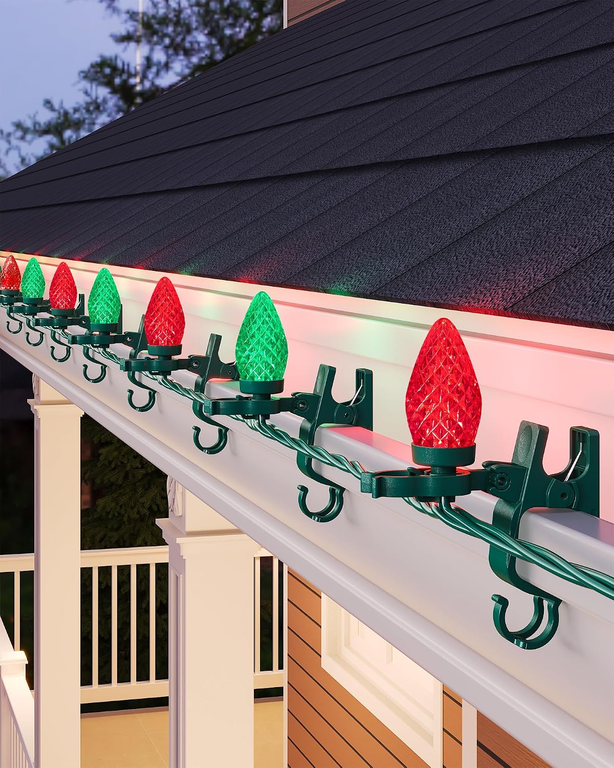Tira luces LED C9 67ft con 100 clips rojo y verde