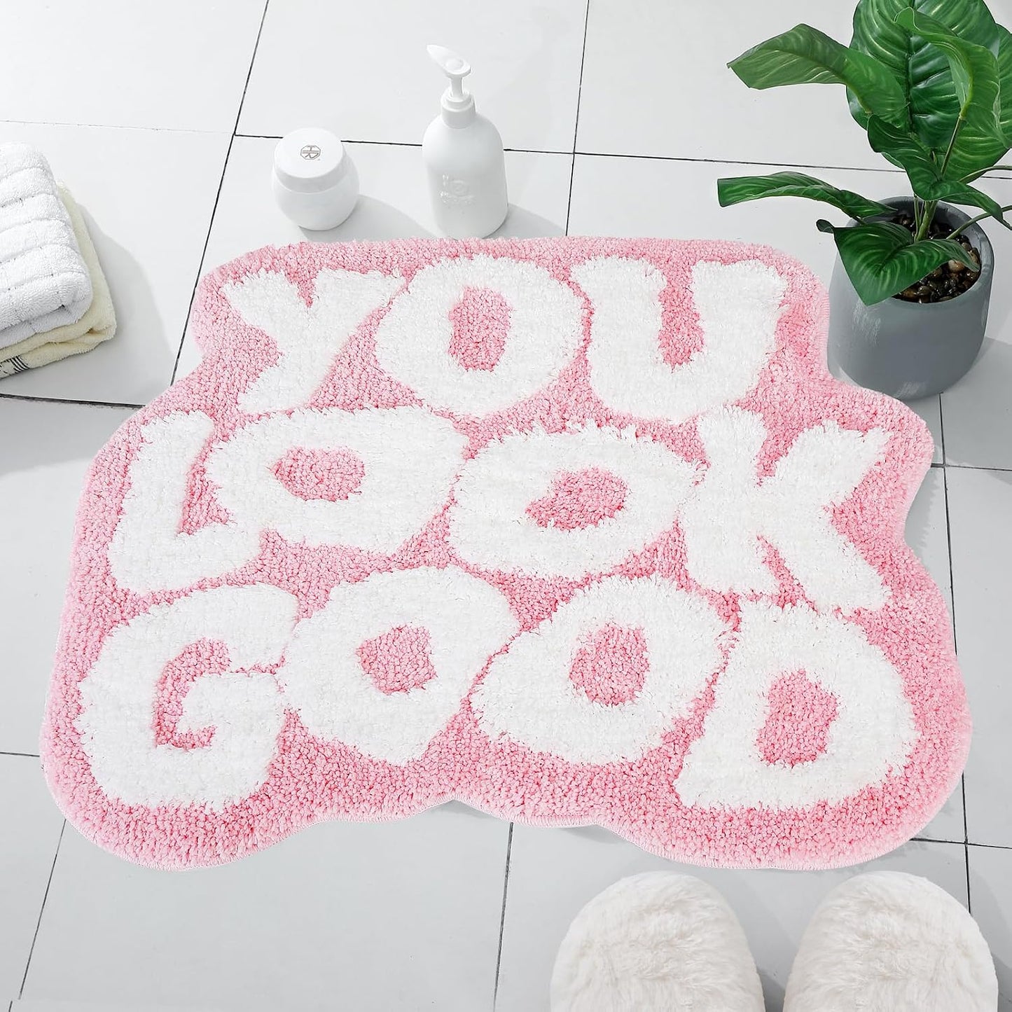 Alfombra baño rosa con palabras lindas 25x21pulg