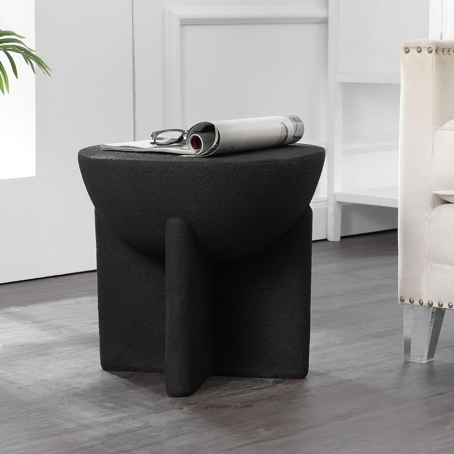 Mesa auxiliar decorativa 17.75x16.25pulg negro