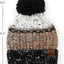 Gorro con pompón mujer diseño semilla invierno