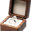 Caja madera maciza doble anillo boda soporte beige