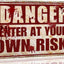 Letrero metal Halloween terror 12x8pulg texto inglés