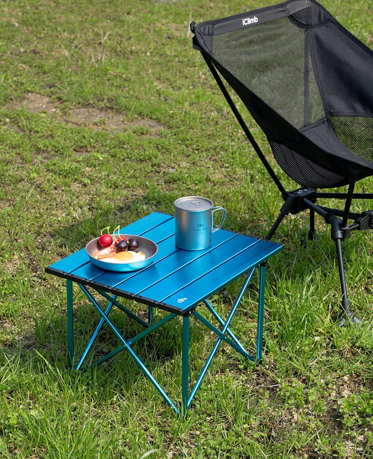 Mesa plegable camping compacta ultraligera con bolsa azul