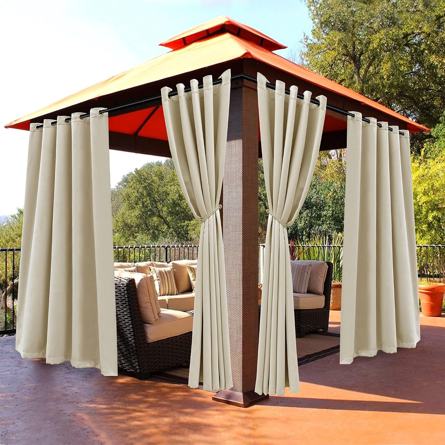 Cortinas impermeables opacas para patio con ojales