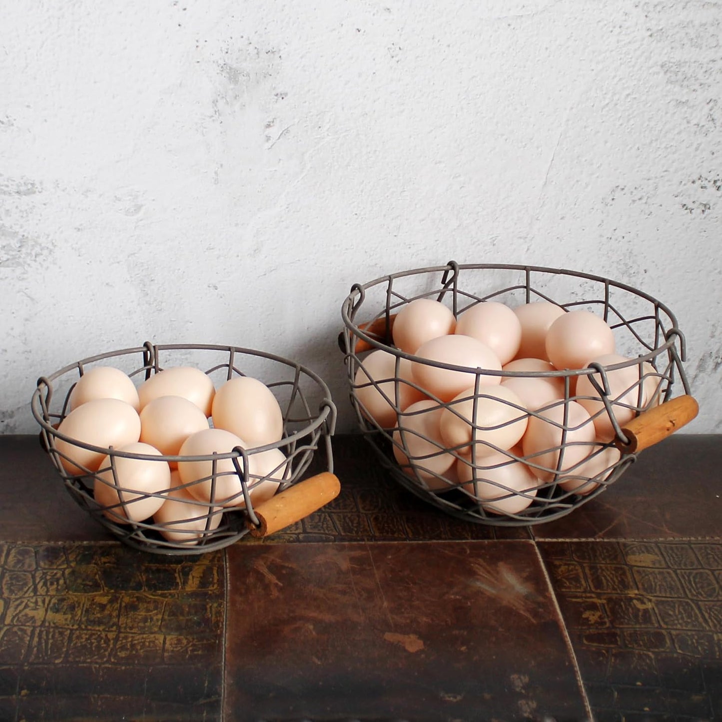 Cestas huevos alambre asas madera vintage set 2