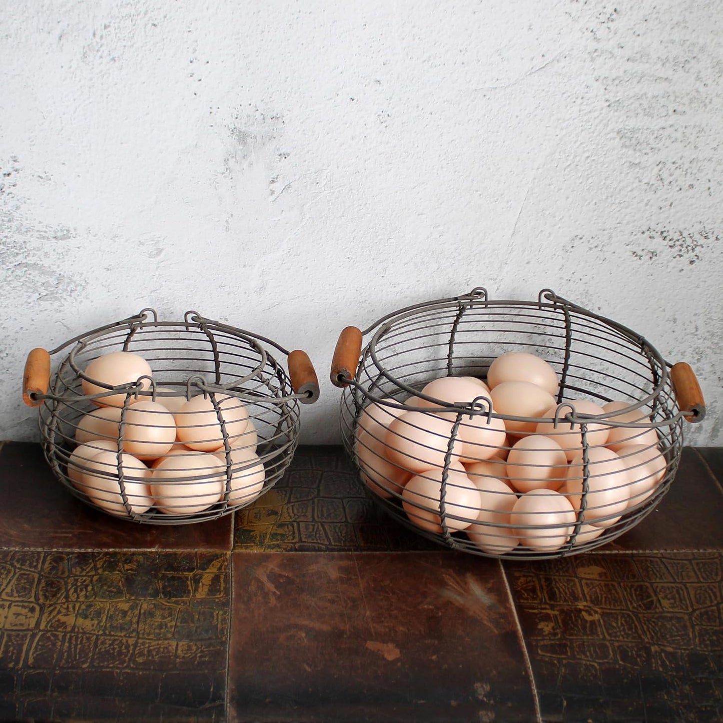 Cestas huevos alambre asas madera vintage set 2
