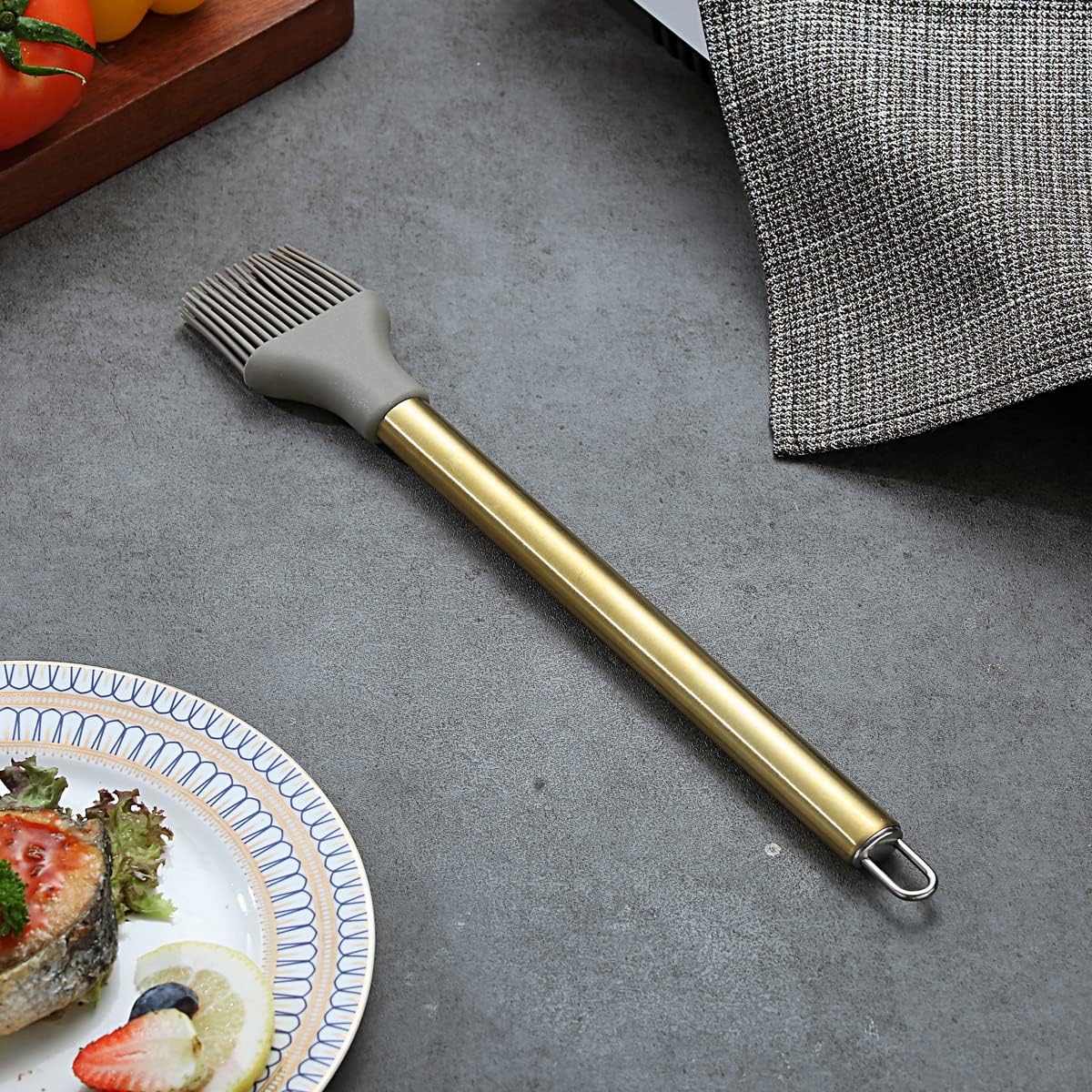 Cepillo silicona antiadherente mango chapado dorado cocina