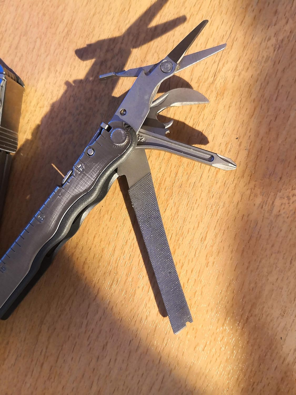 Multiherramienta Leatherman Blast con funda cuero
