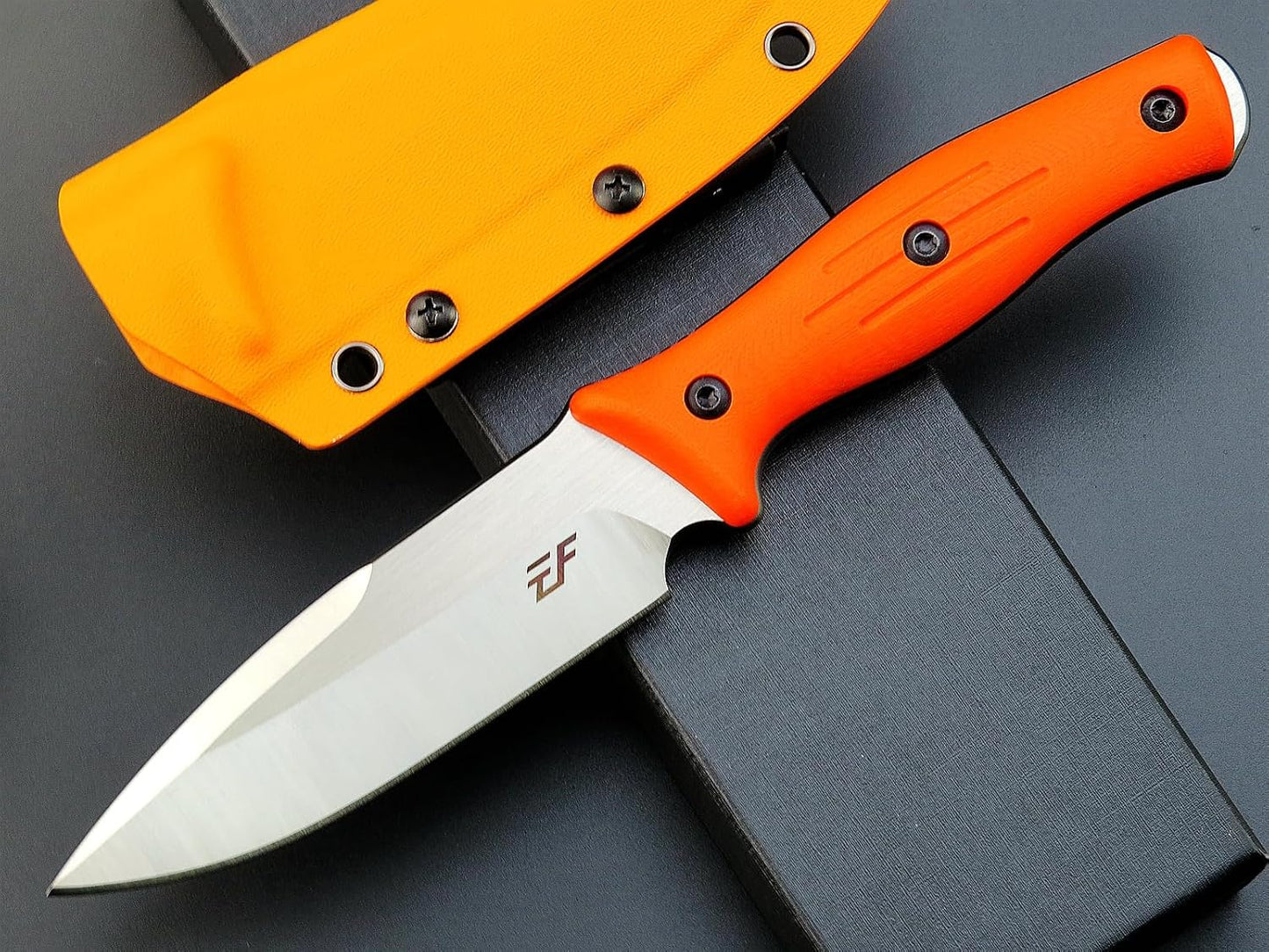 Cuchillo EDC hoja fija acero AUS-10 mango G10
