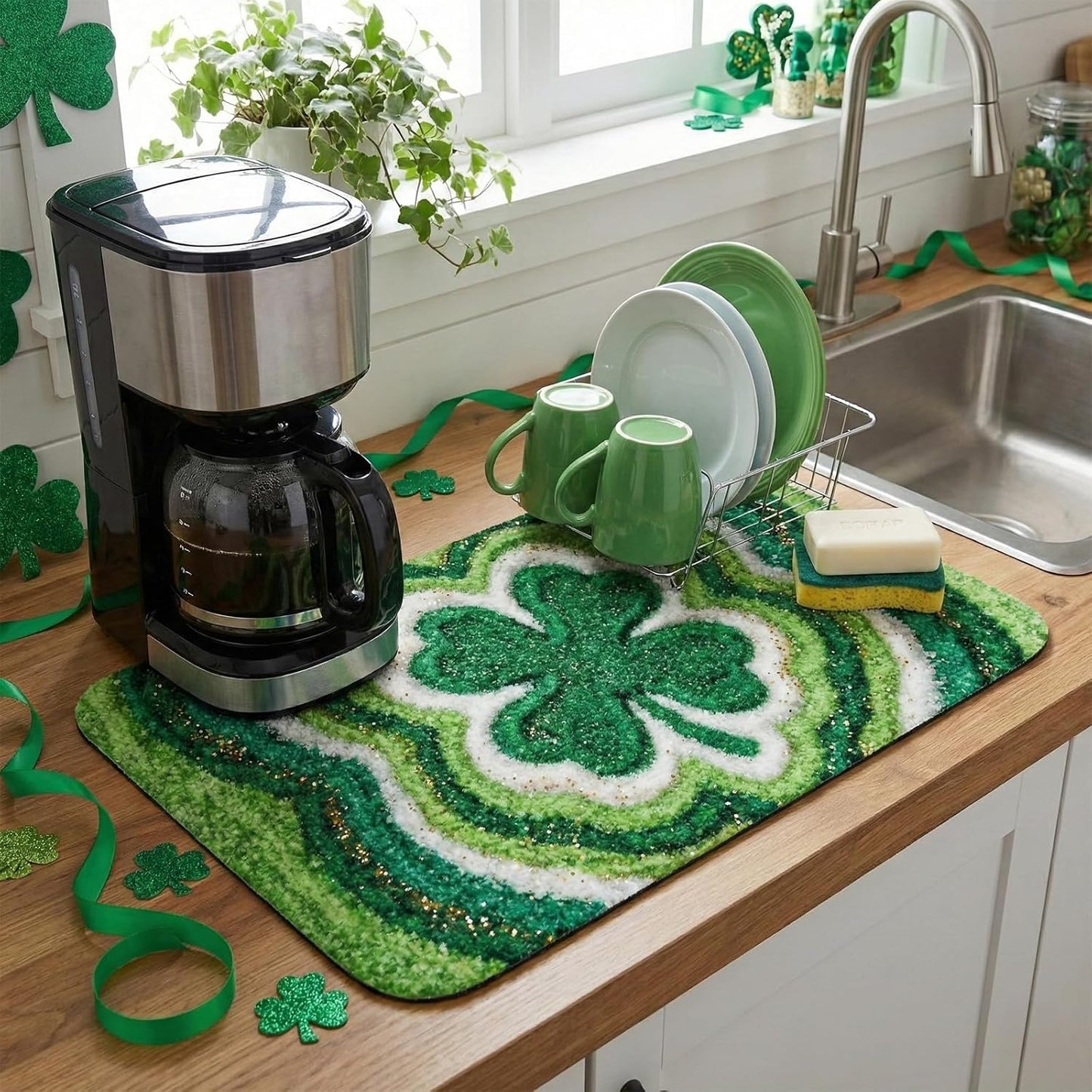 Tapete secar platos San Patricio 12x20" trébol verde antideslizante