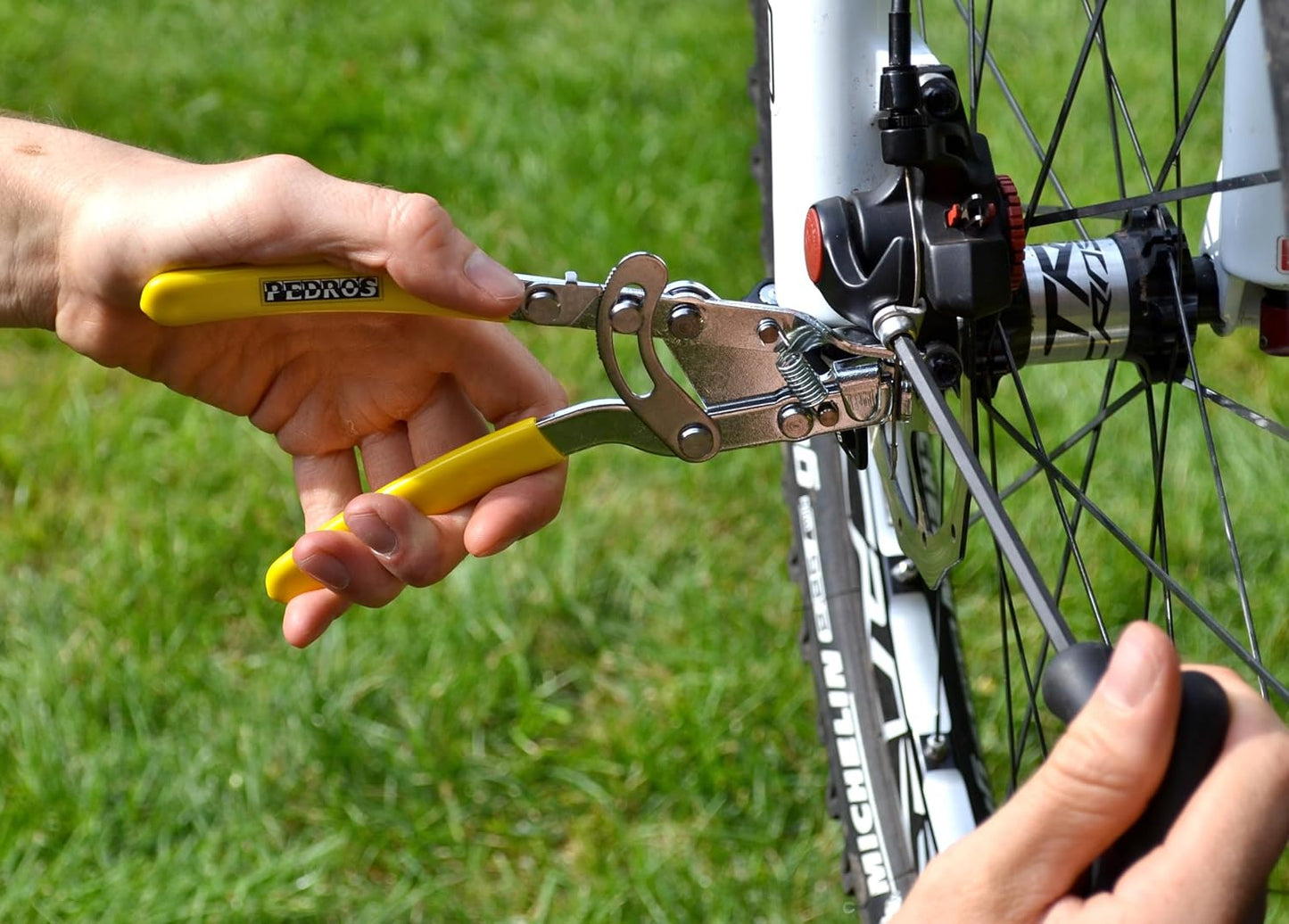 Extractor de cable para bicicleta