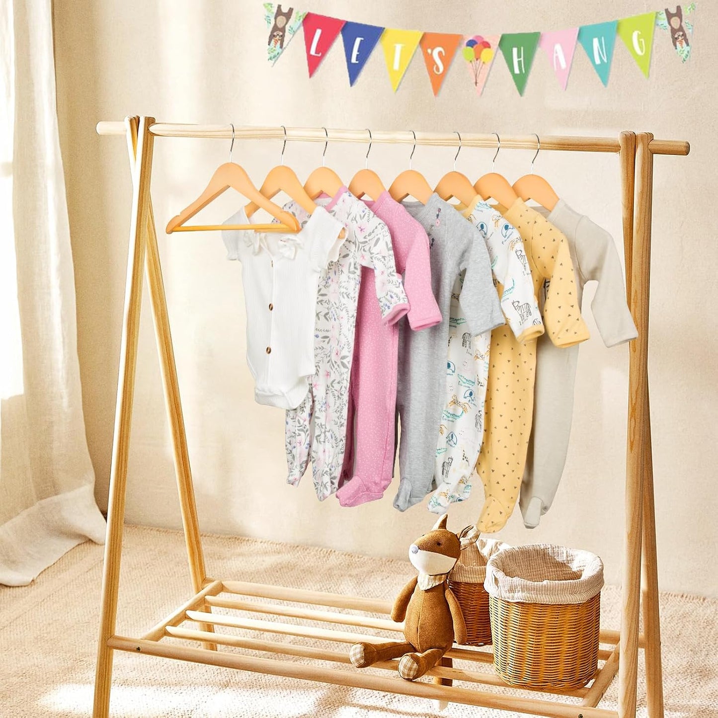 Perchas bebé madera natural 20 pzas con gancho 360°