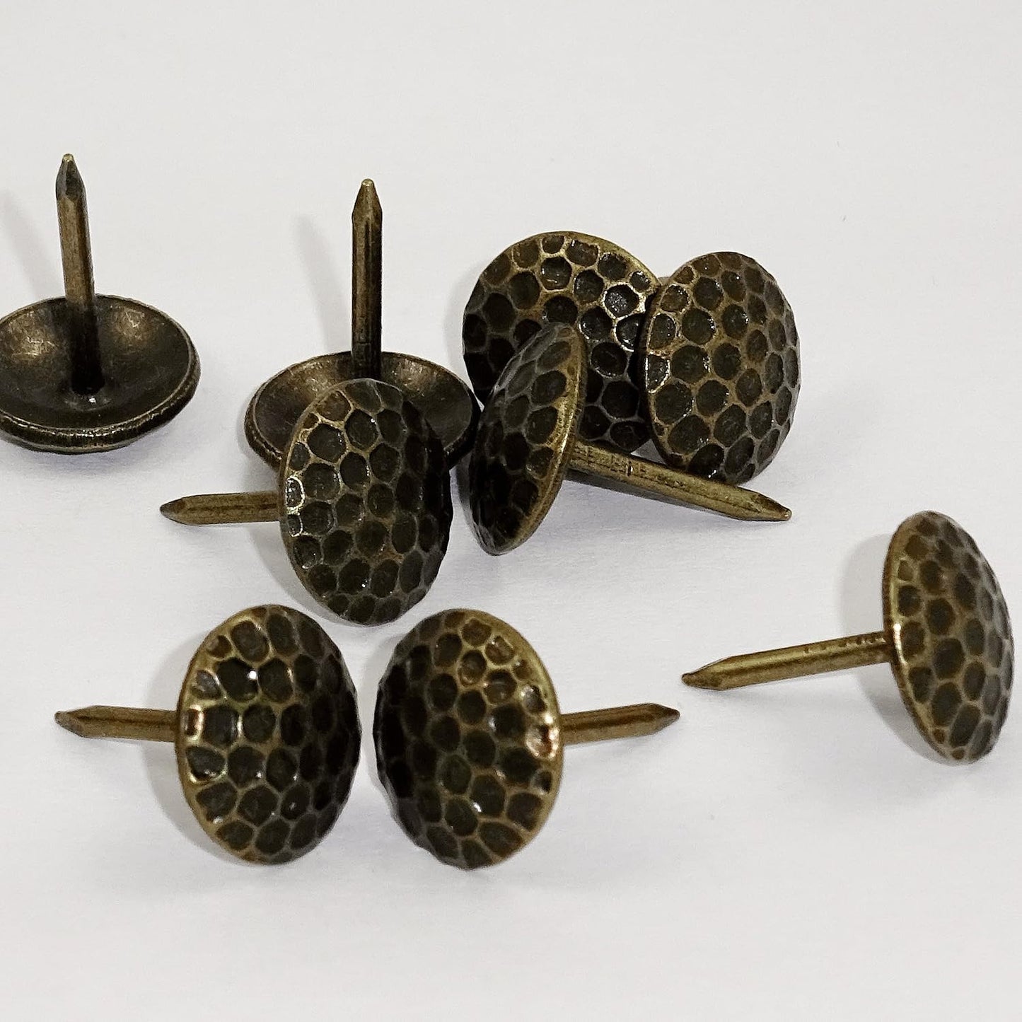 Clavos tapicería panal 7/16 100 pzas acabado latón antiguo