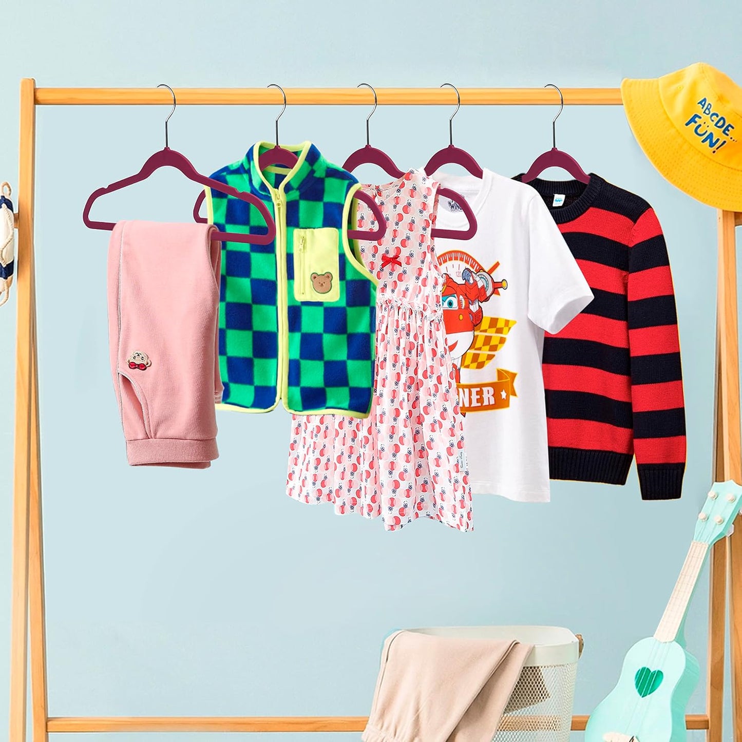 30 Perchas Plástico Niños Gancho Giratorio Frambuesa
