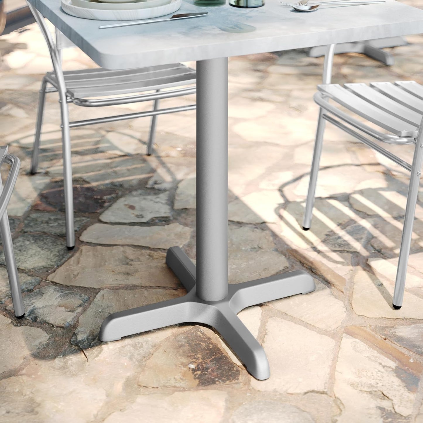 Mesa nte 22x22pulg base X hierro fundido color plateado
