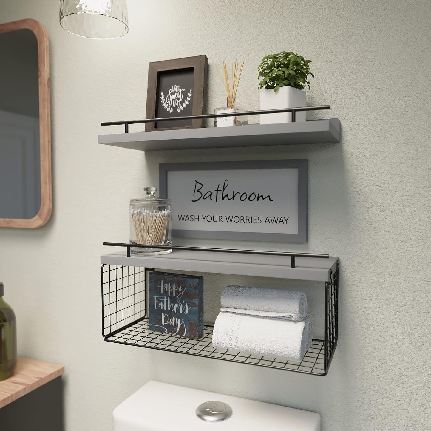 Estantes flotantes baño con barandilla metal gris moderno