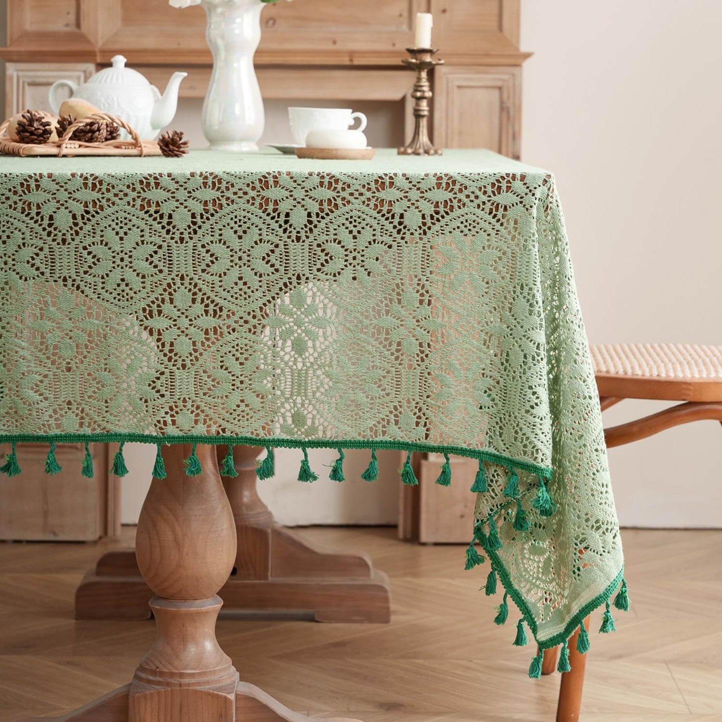 Mantel bordado verde geométrico 60x102pulg con borlas
