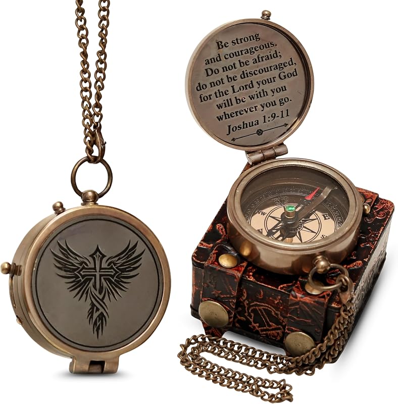Brújula de bronce antiguo con funda de cuero para viaje y caminata