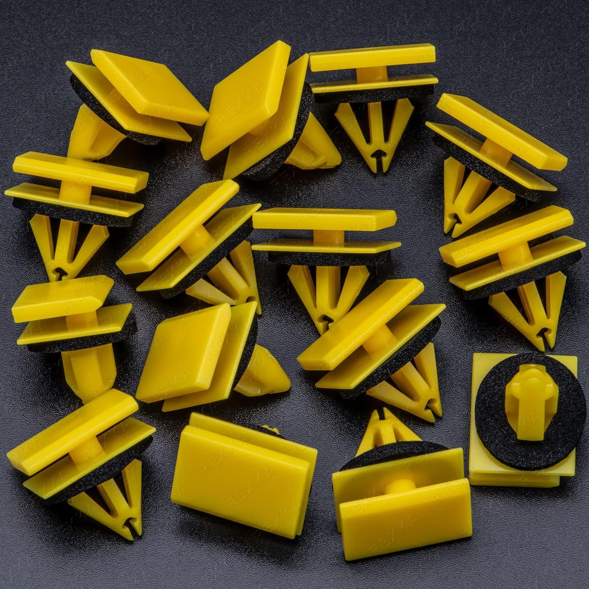 Clips Panel Basculante Nylon Amarillo Comp GM