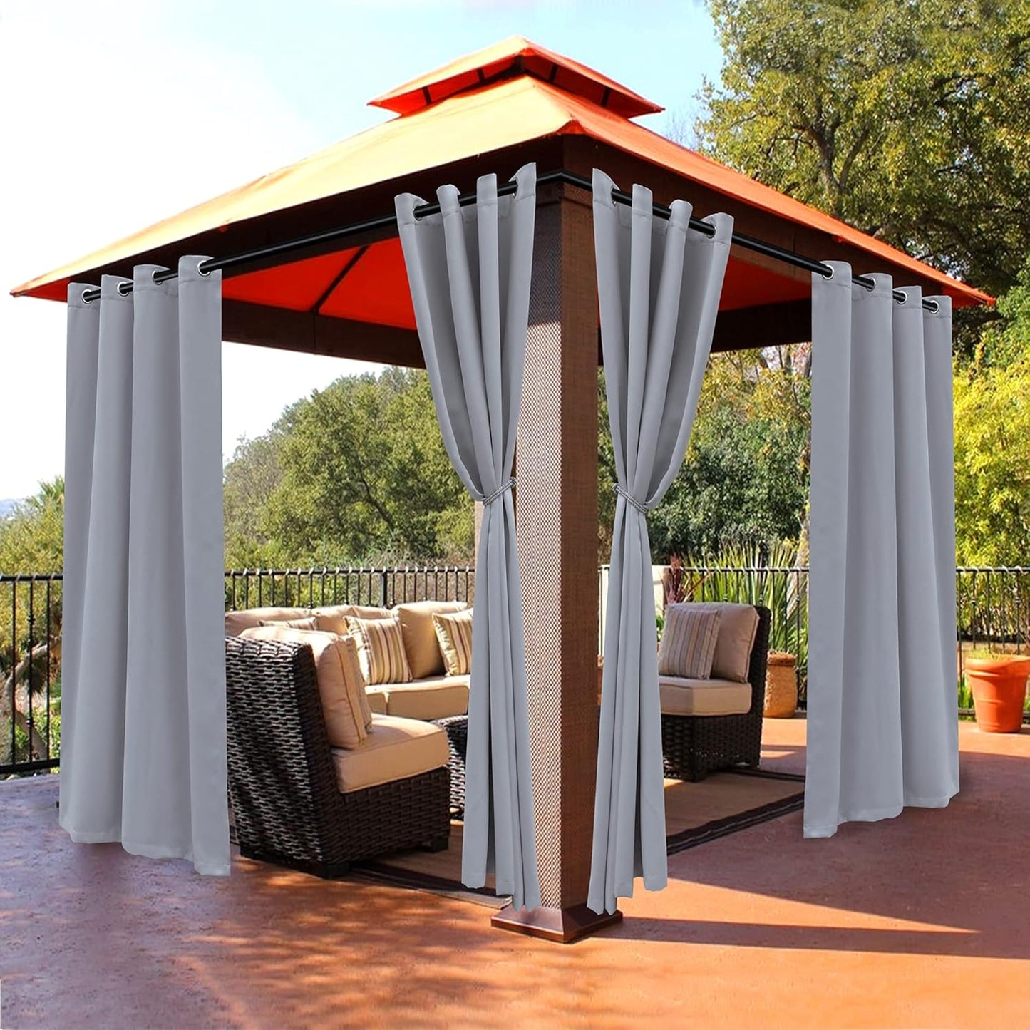 Cortinas opacas impermeables para cenador y terraza