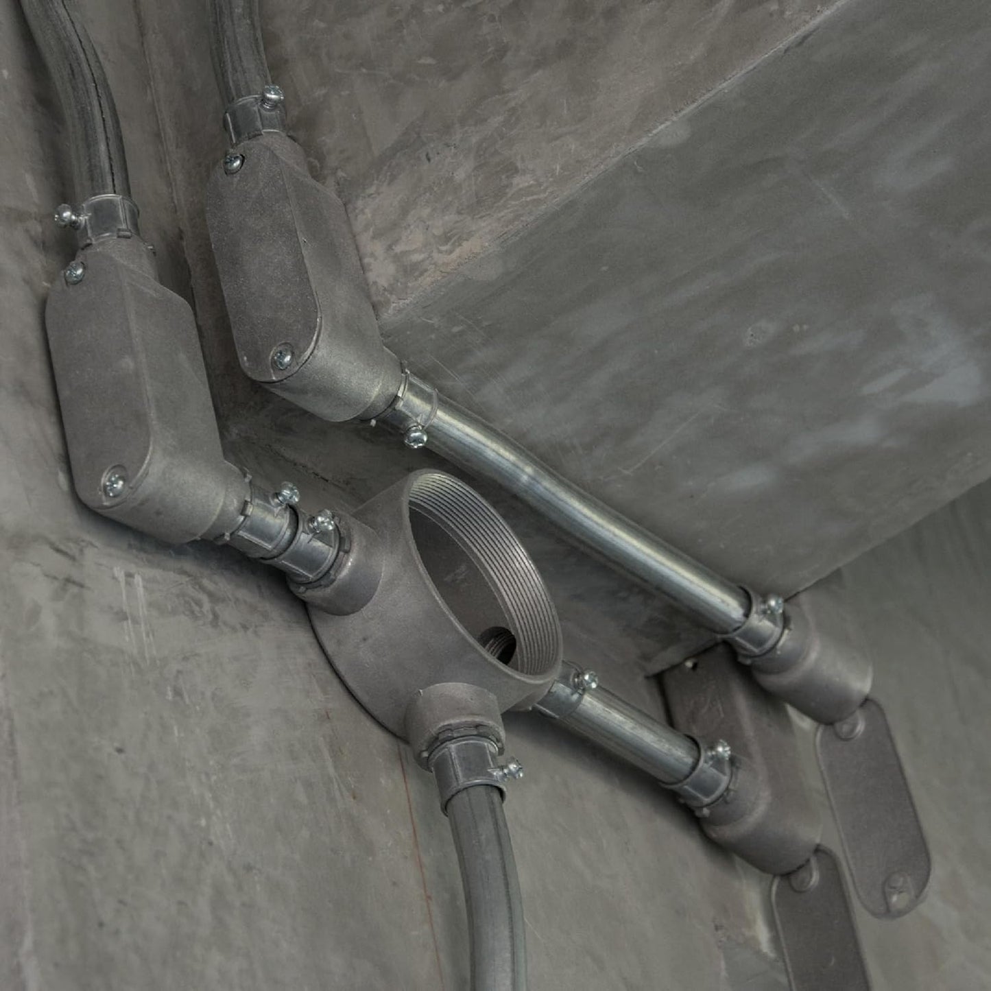 Cuerpo conducto roscado aluminio fundido 3/4pulg gris