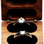 Caja madera nogal soporte anillos boda interior negro