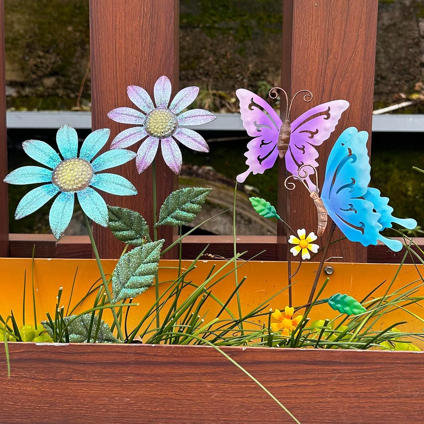 4 Estacas Decorativas de Metal con Flores 16" Jardín