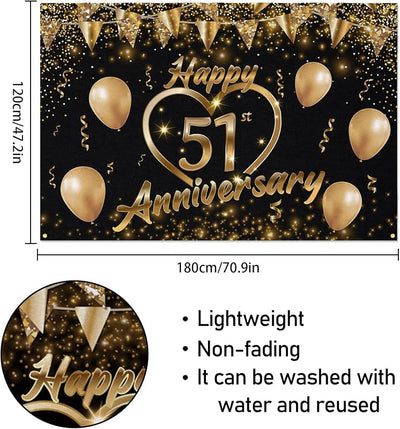 Decoración telón aniversario 51 años texto inglés negro y dorado