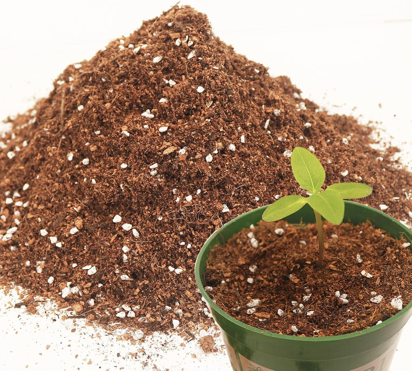 Tierra para macetas 3qt con perlita musgo fibra coco