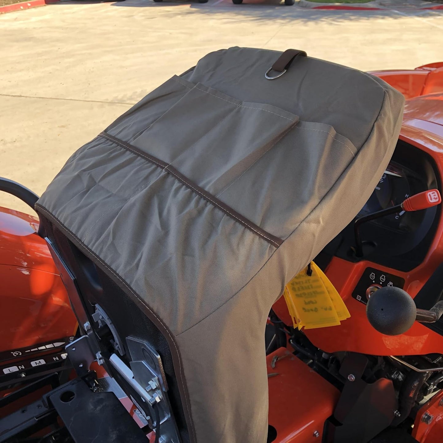 Asiento plástico para cortacéspedes Badboy Kubota L3301