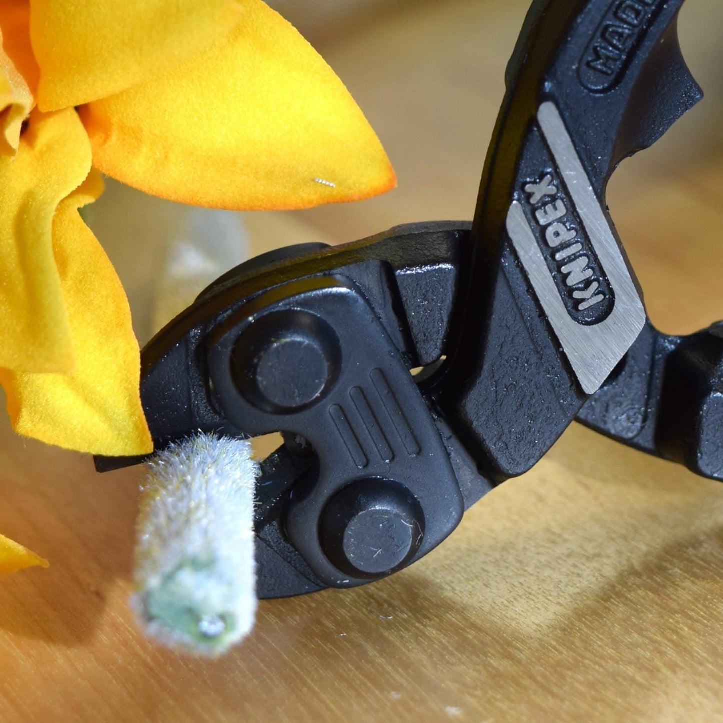 Cortador pernos CoBolt compacto