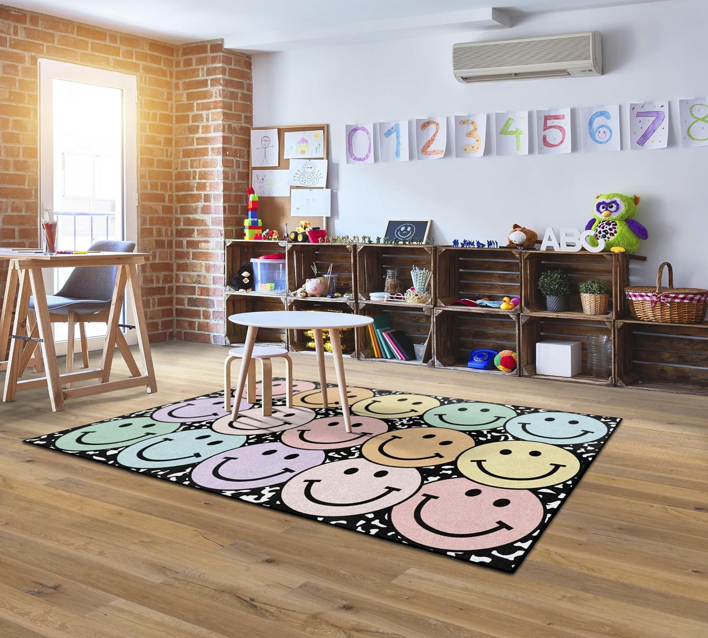 Alfombra educativa con caritas sonrientes para niños