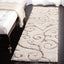 Alfombra afelpada 2'3"x7' diseño vides enrolladas crema