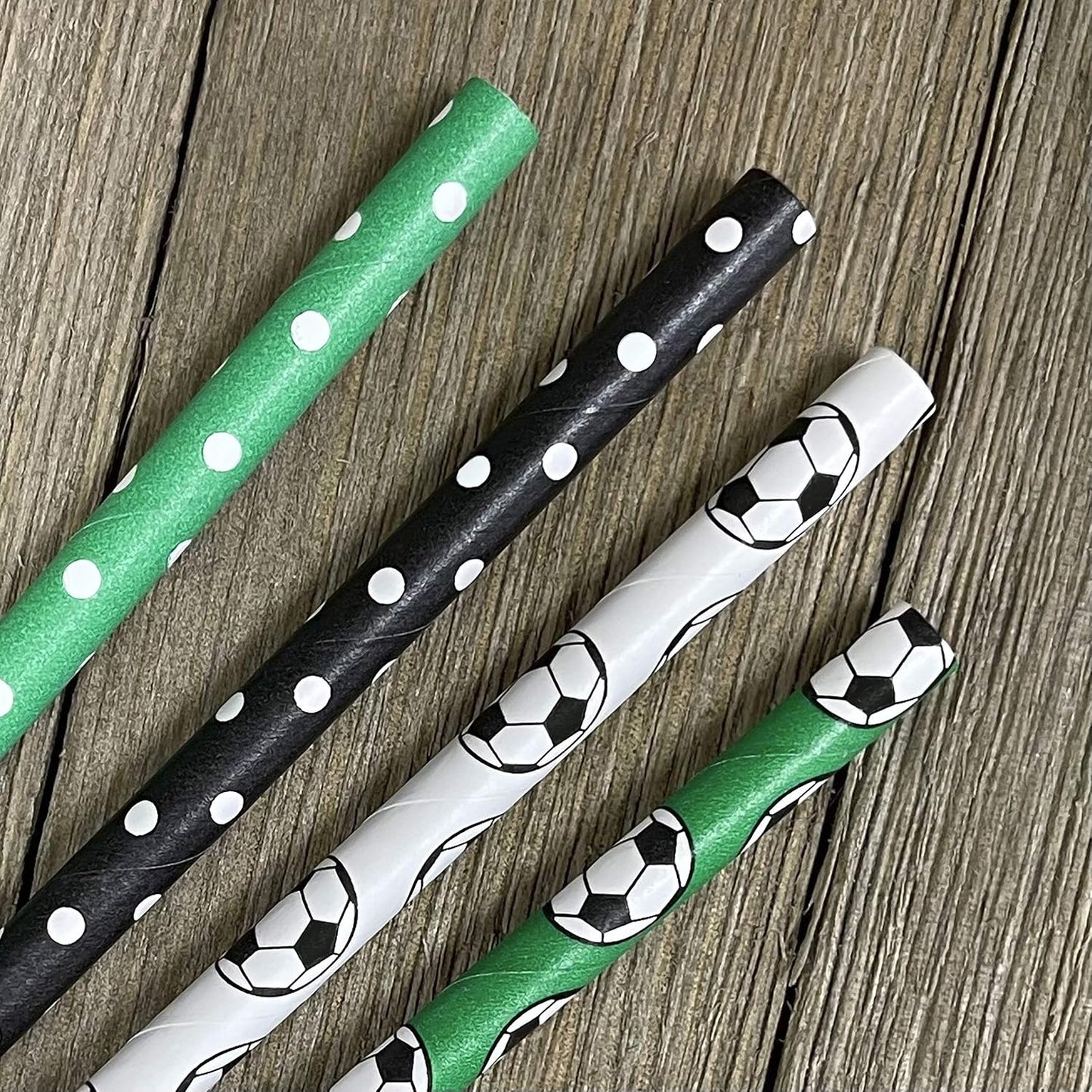 Pajitas papel pelota fútbol 100uds blancas negras verdes