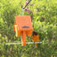 Alimentador frutas naranja reciclado