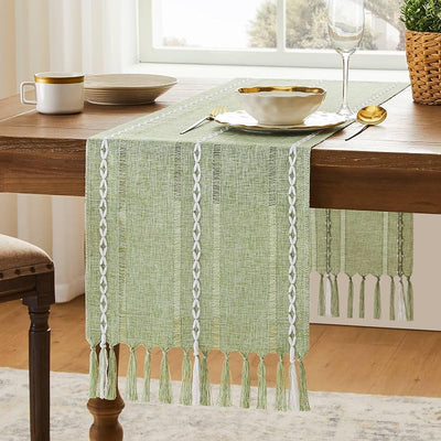 Camino mesa bohemio a rayas verde salvia 13x90pulg
