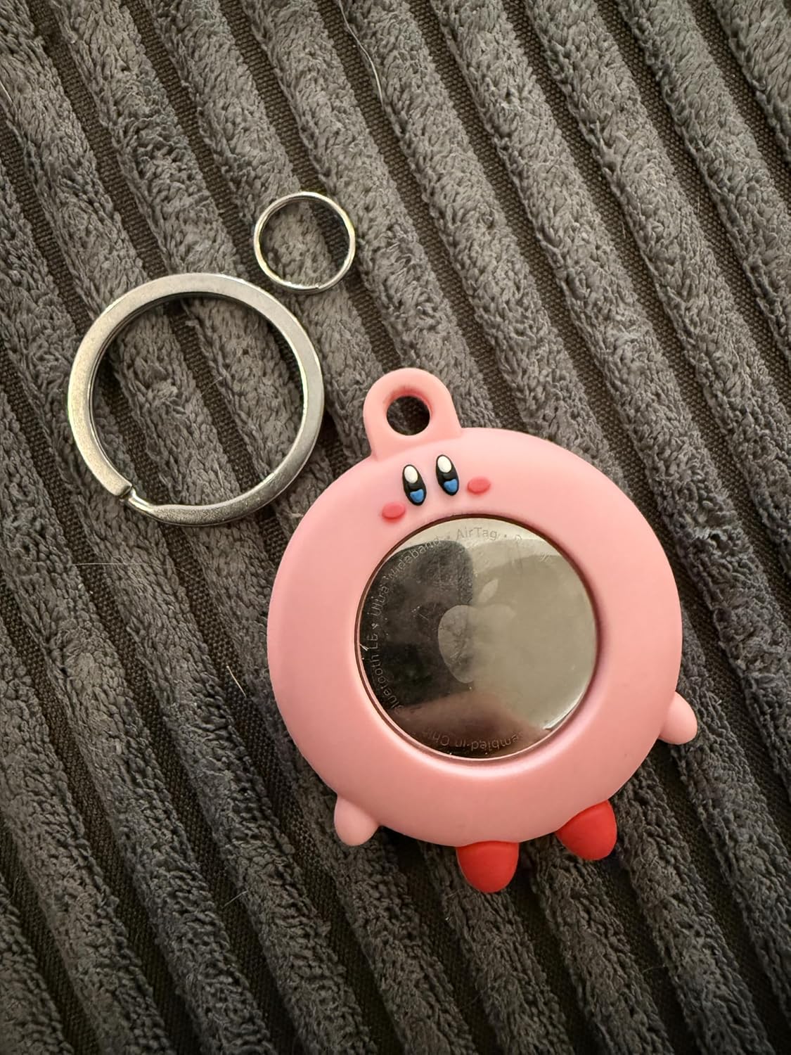 Funda silicona rosa para AirTag llaves bolsos niños