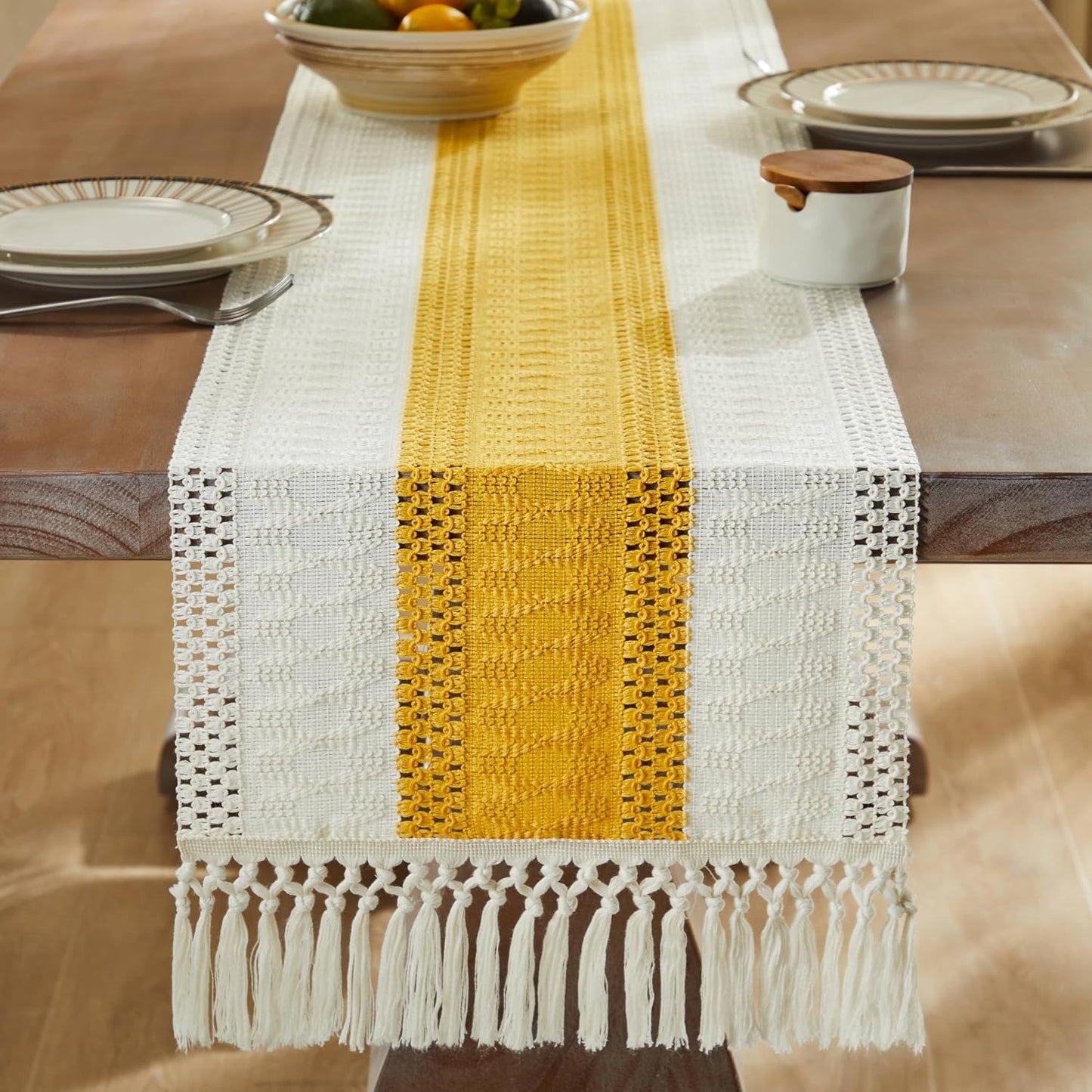 Mesa macramé bicolor 14x60pulg mostaza/marfil decoración