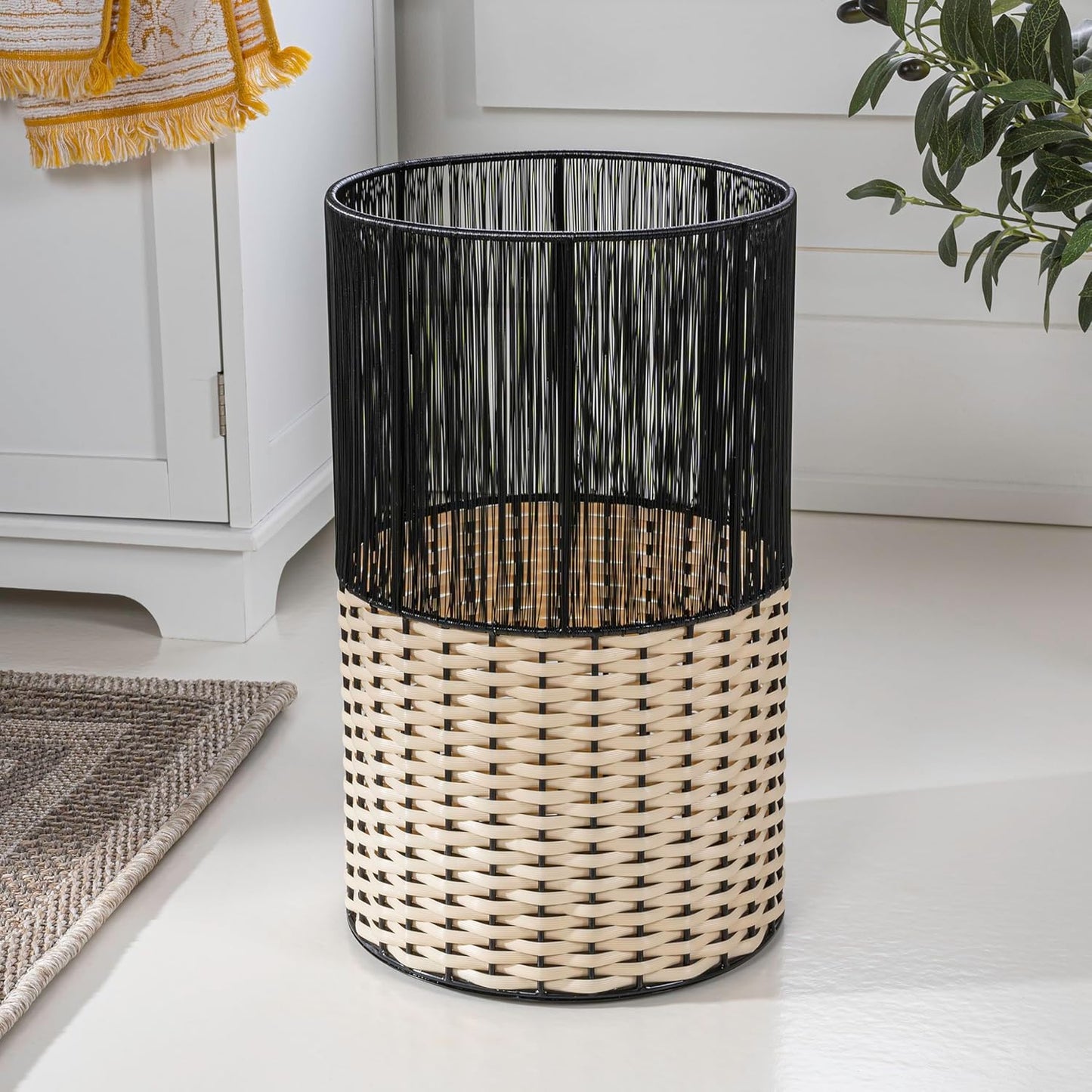 Cesta basura mimbre 4.13gal 15" negro crema