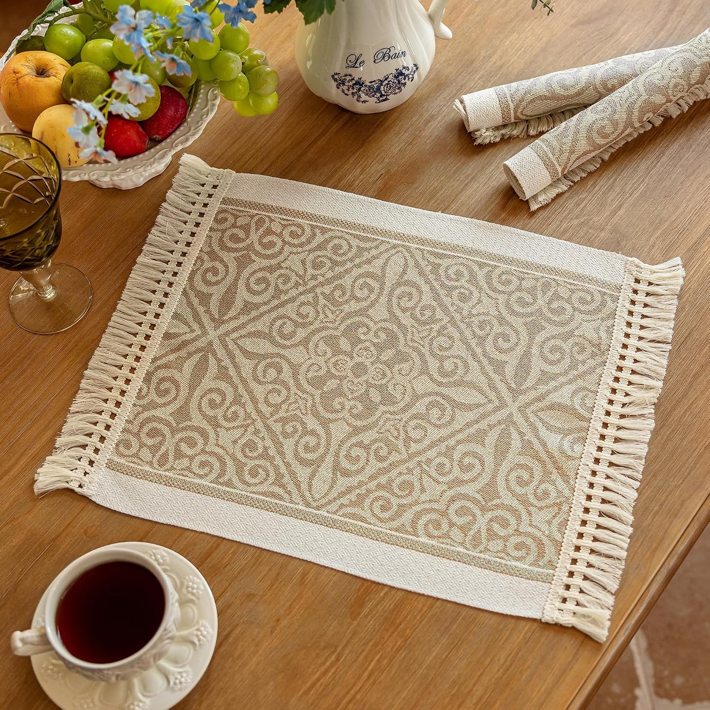 Set 4 manteles impermeables boho con borla mesa café