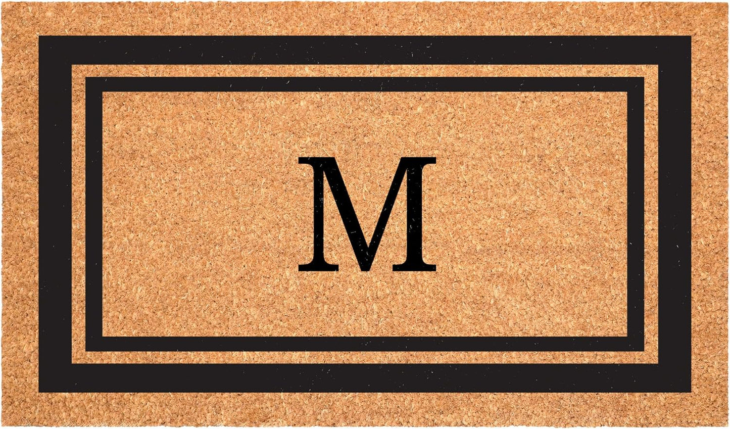 Felpudo monograma M 24x36pulg borde negro