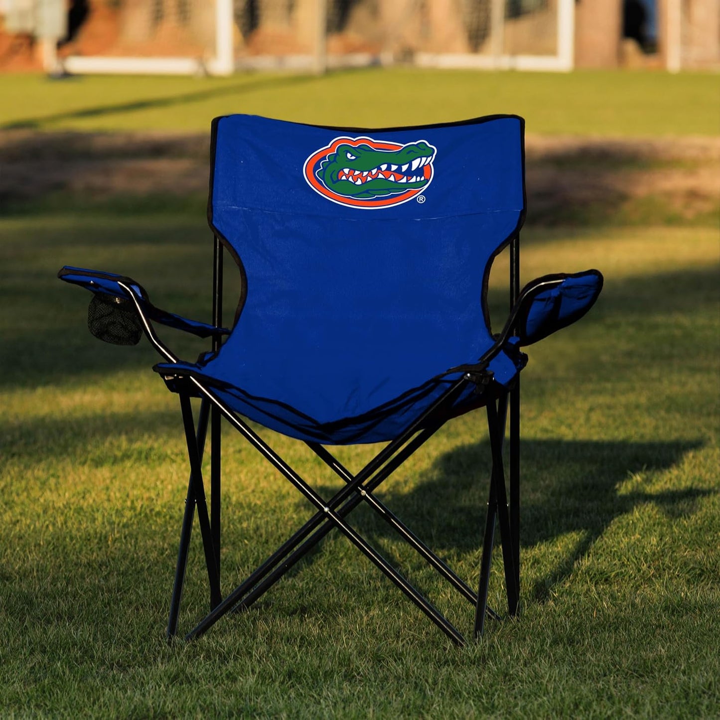 Silla plegable NCAA Quad con reposabrazos y portavasos