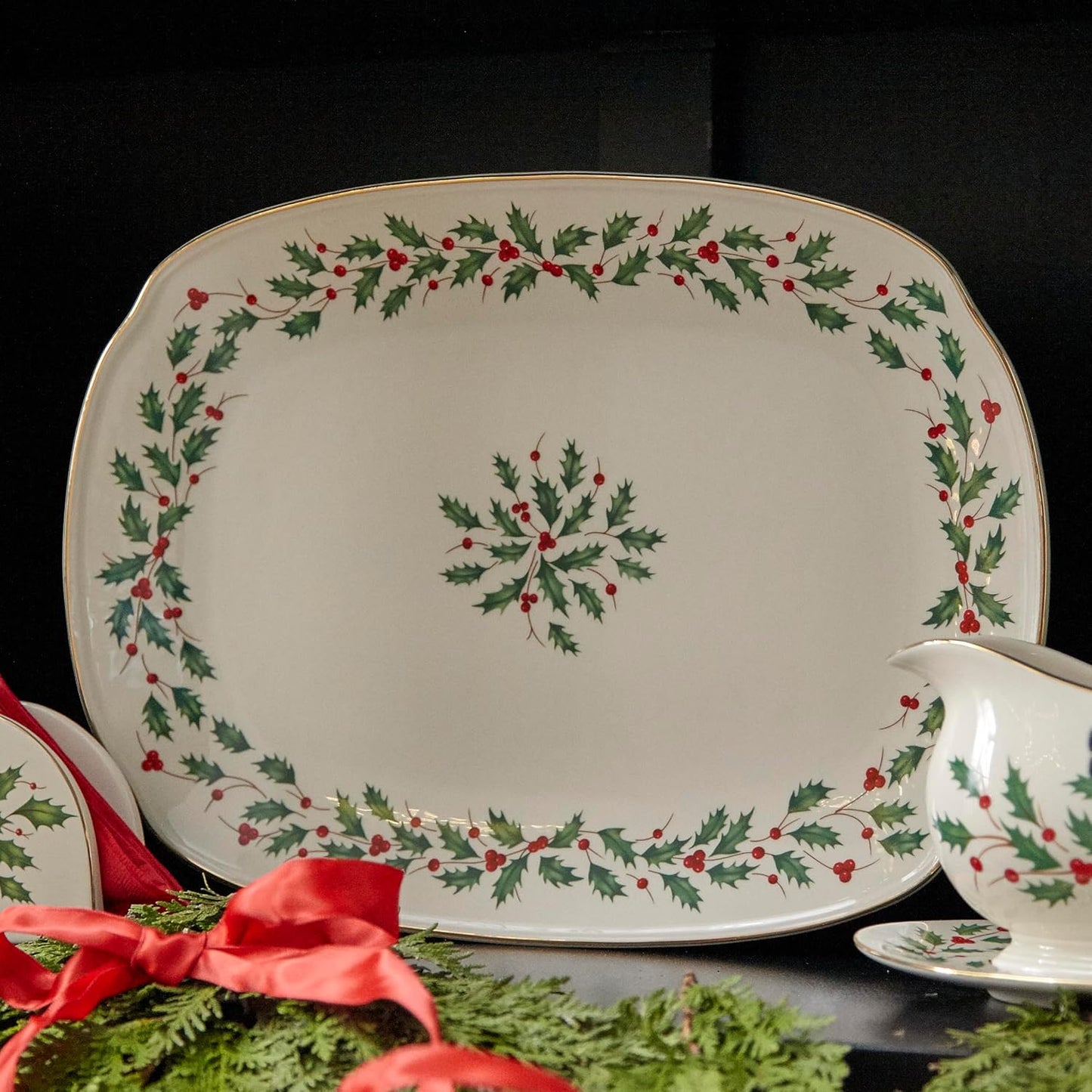 Plato para Servir Navideño de Cerámica con Borde Dorado
