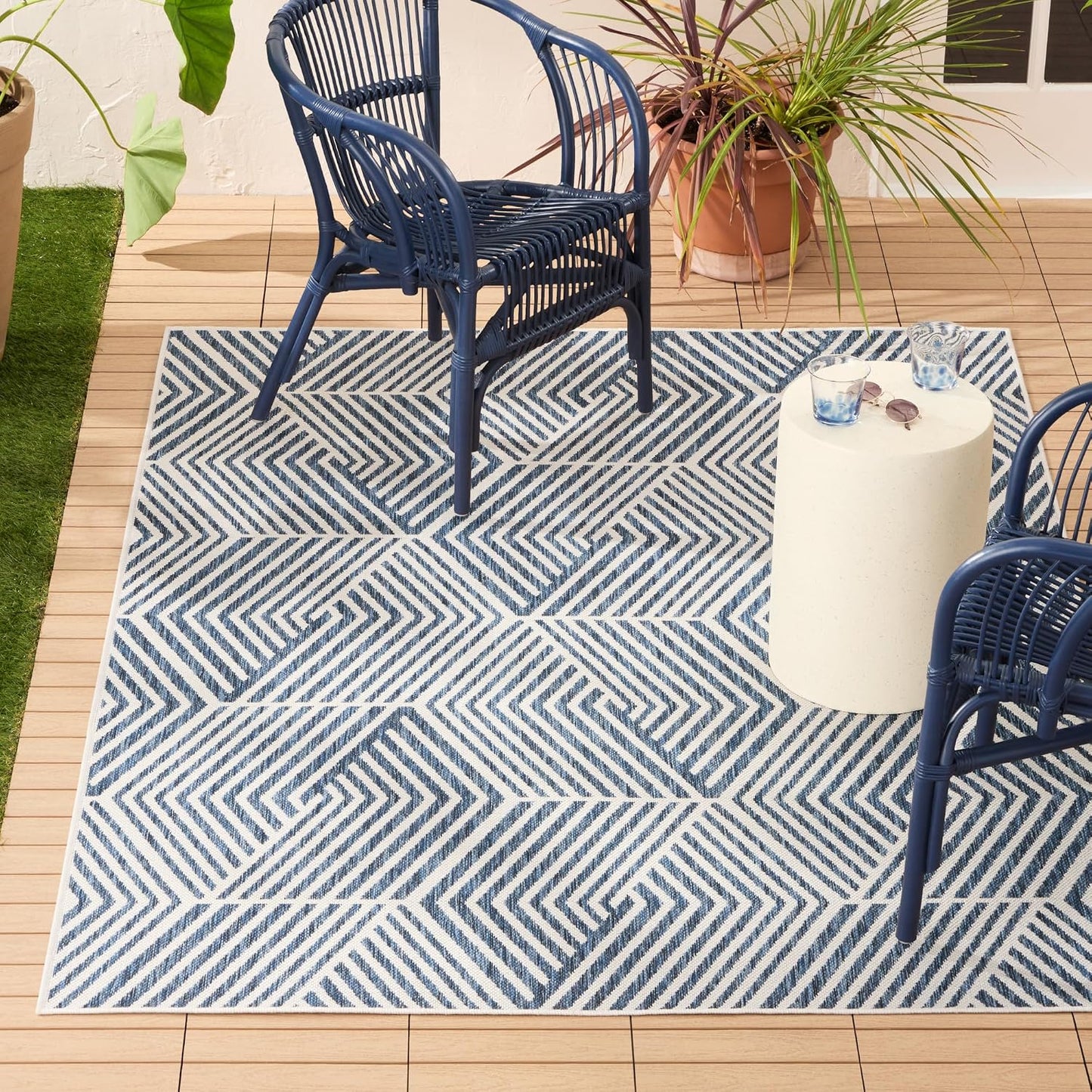 Alfombra patio azul marino/crema 7.9x10.2pies resistente UV