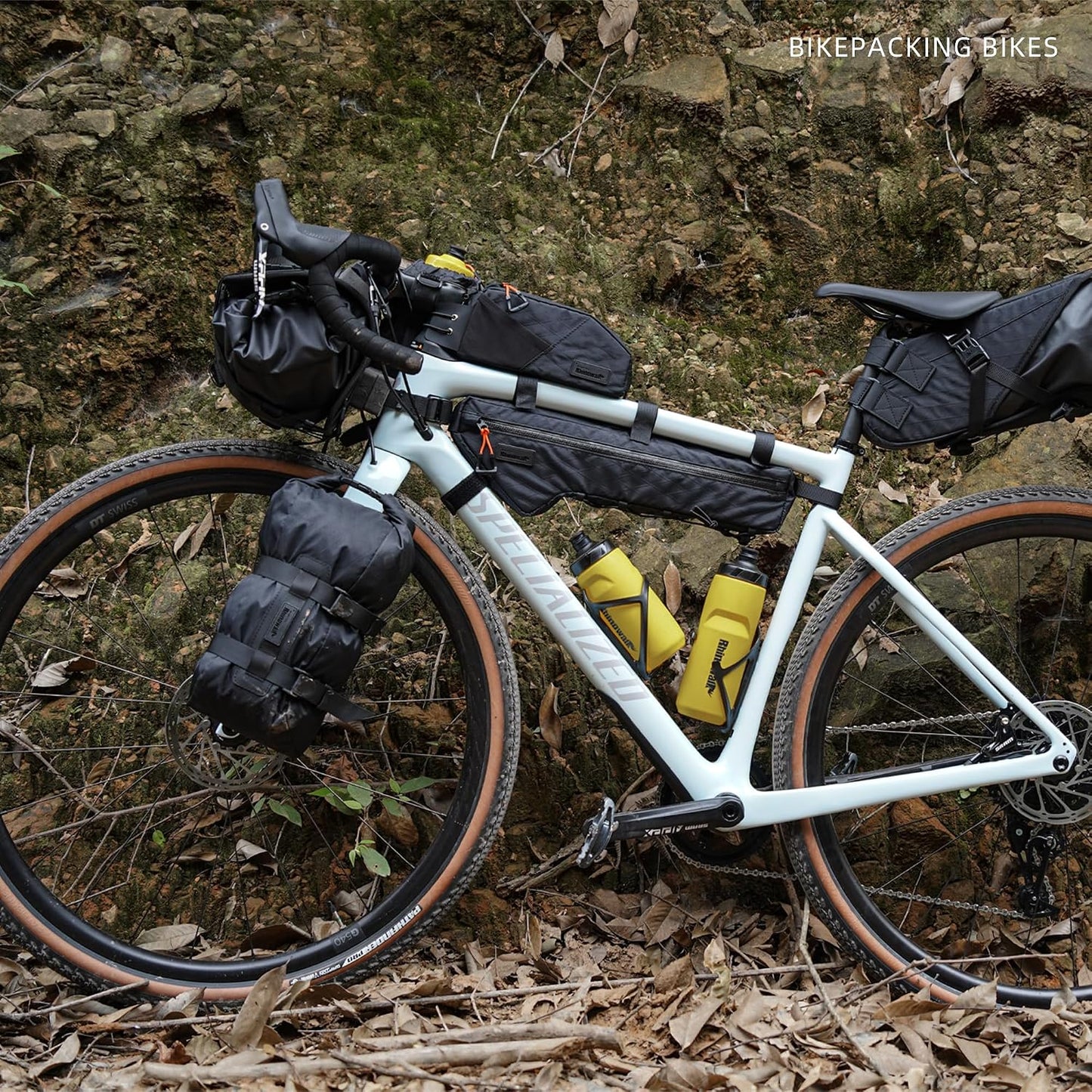 Bolsa triangular bicicleta MTB 2.4L con bolsillos malla